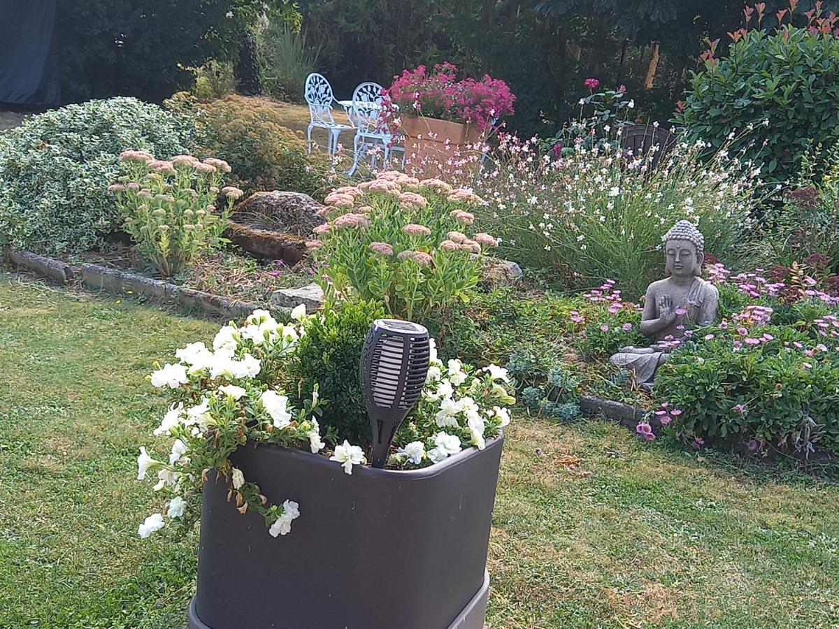 Les Malvaux Bed & Breakfast Huriel Dış mekan fotoğraf