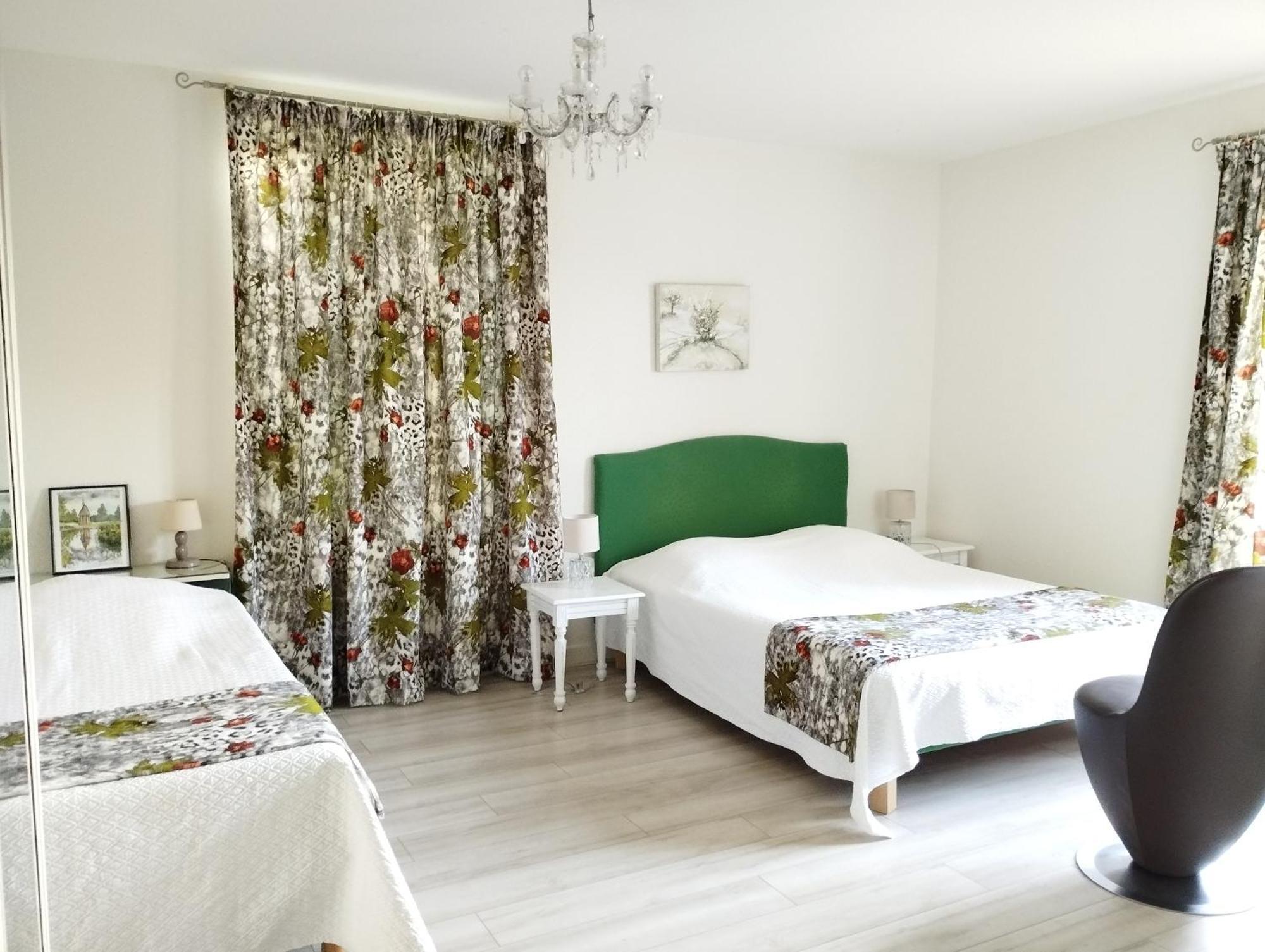 Les Malvaux Bed & Breakfast Huriel Dış mekan fotoğraf