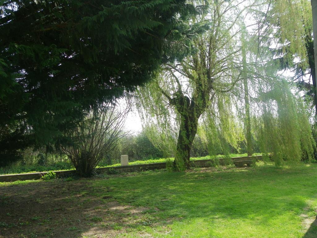 Les Malvaux Bed & Breakfast Huriel Dış mekan fotoğraf