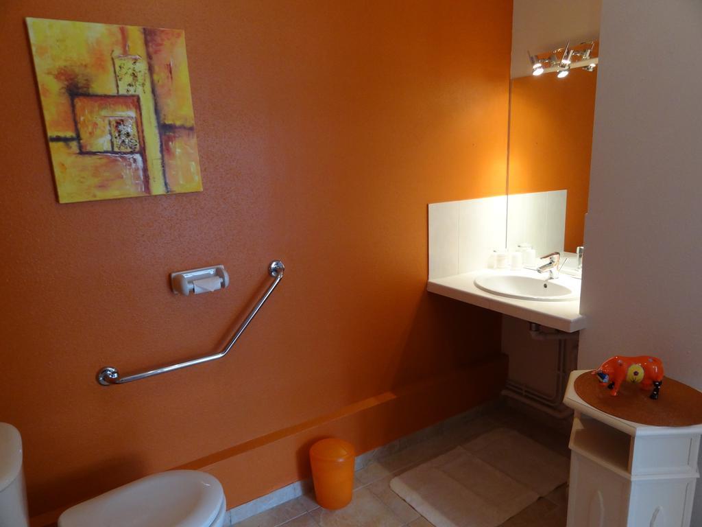 Les Malvaux Bed & Breakfast Huriel Dış mekan fotoğraf