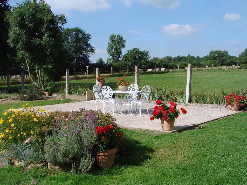 Les Malvaux Bed & Breakfast Huriel Dış mekan fotoğraf