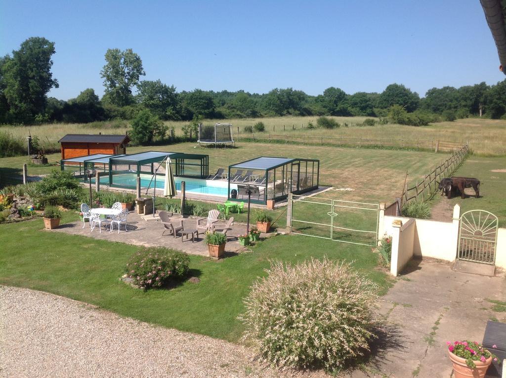 Les Malvaux Bed & Breakfast Huriel Dış mekan fotoğraf